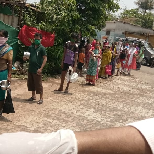 sssso_mah_goa's tweet photo. Sai Ram
With grace of #SriSathyaSai, #ThaneSamithi today have served #lunch, Mugh Masoor dal rice to 940 person #Jankdevinagar #Kokanepada & #SurenderCompound & #dinner, Dal Rice to 500 persons @ #Manpada, #Dongripada, #SainathNagar with help of local authorities.
#SSSSOIndia https://t.co/AikMcxET6L