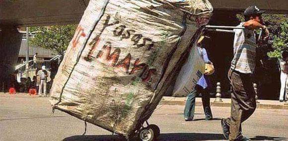 Emegin... Emekçinin... Alın terinin.. Dayanismanin günü.. 1 Mayıs Emek ve Dayanisma Gününü Kutlamak İçin.

👇👇👇

#21deBalkonlardayız
#1MAYIS2020