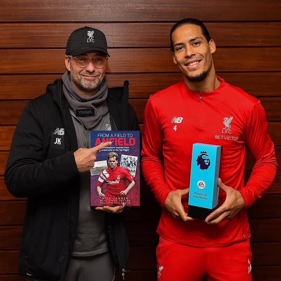 Due to popular demand ive ordered a few more #fromafieldtoanfield books to sign and post out next week for £20 inc uk postage and packing AND will donate £5 per copy to the #NHS from every copy :-)DM
me asap to
order....#Thankyou