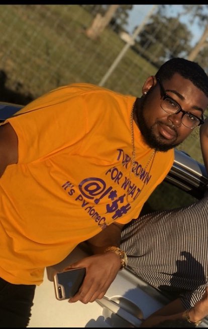 TheBraylonK's tweet photo. #SeniorsOfPV21 

Braylon K. Jones 
Galveston County 
Health Major / Minor Psychology 
Honor Roll
NAACP member 
Health community, Programs and research community and formal affairs community
Former member of BSM and PVSNA 
Sounds of Faith 
Your Future Health Administrator https://t.co/Pn796MbkYX