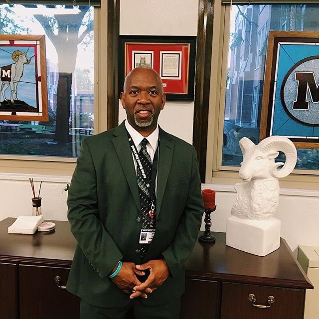 ManualAthletics's tweet photo. Happy Principal’s Day @DarrylFarmer19!! We are fortunate to have you as the captain of our team. You understand and embrace the impact extracurricular activities can bring to a school, and we are thankful are a 🐏!! Keep being the 🐏 you know you can be!! https://t.co/desV8v8rkY