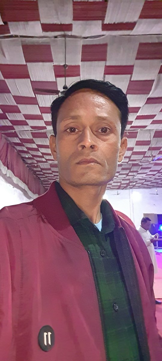 क्या कहूं इस जमाने से जमाना भी परेशान है  और यूपी में योगी जी का जंगलराज है कोई सुनता ही नहीं कि जमाना क्यों परेशान है क्योंकि यहां योगी जी का ही जंगलराज है