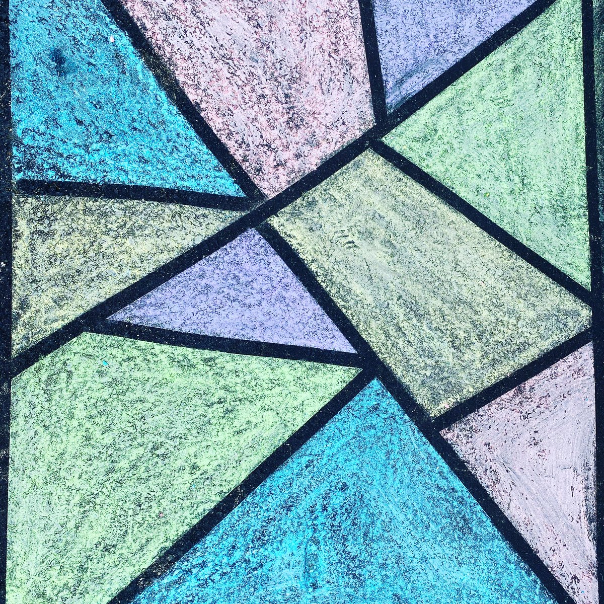 A little driveway art by Izze on the beautiful Friday! 😃