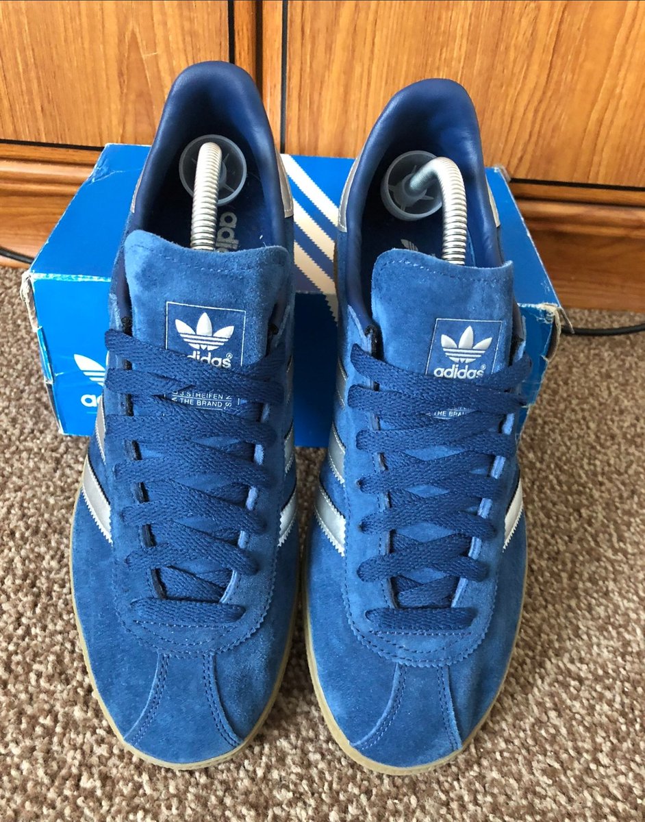 adiFamily_'s tweet photo. **FOR SALE**

#adidas #Munchen 

Size UK8.5 harsh 8/10 condition

Straight up, something special, don't see these for sale everyday, 2017 release

£60 all in

Please contact @ernzh671 

Retweets appreciated, please and thank you.

#adiFamily #3stripes2soles1love https://t.co/l9oWA48WAO