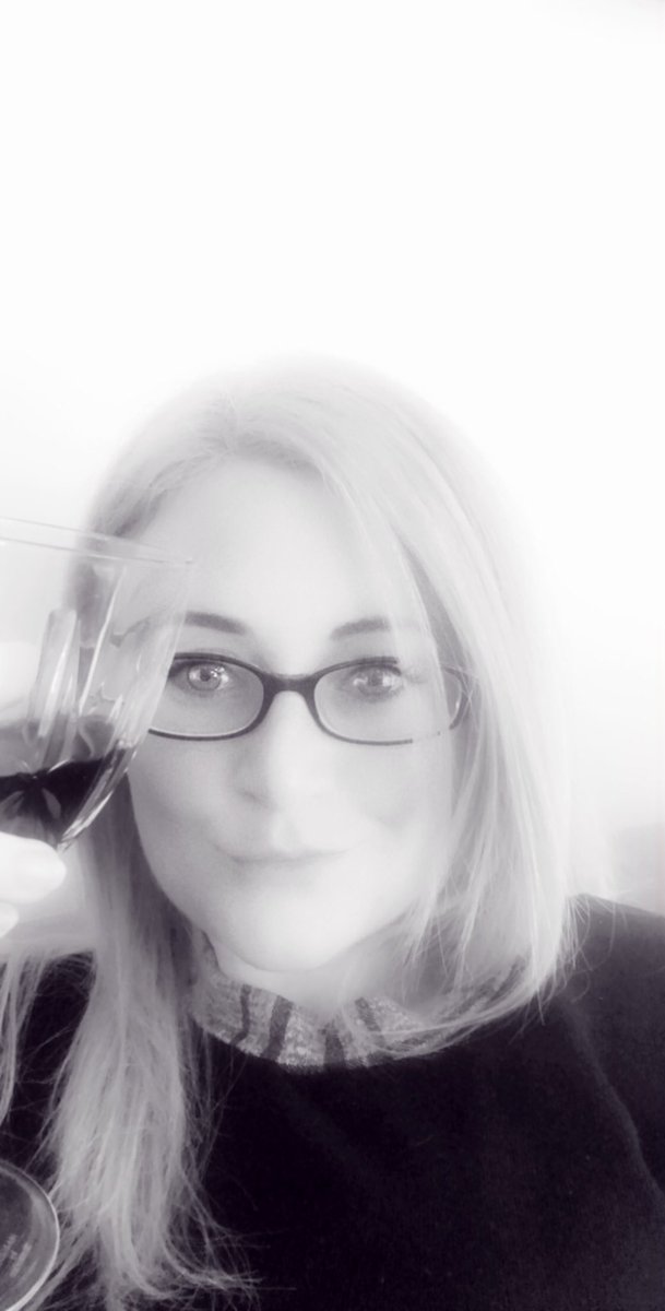 a_morcom's tweet image. Lock down Fri-Yay!!! 😘