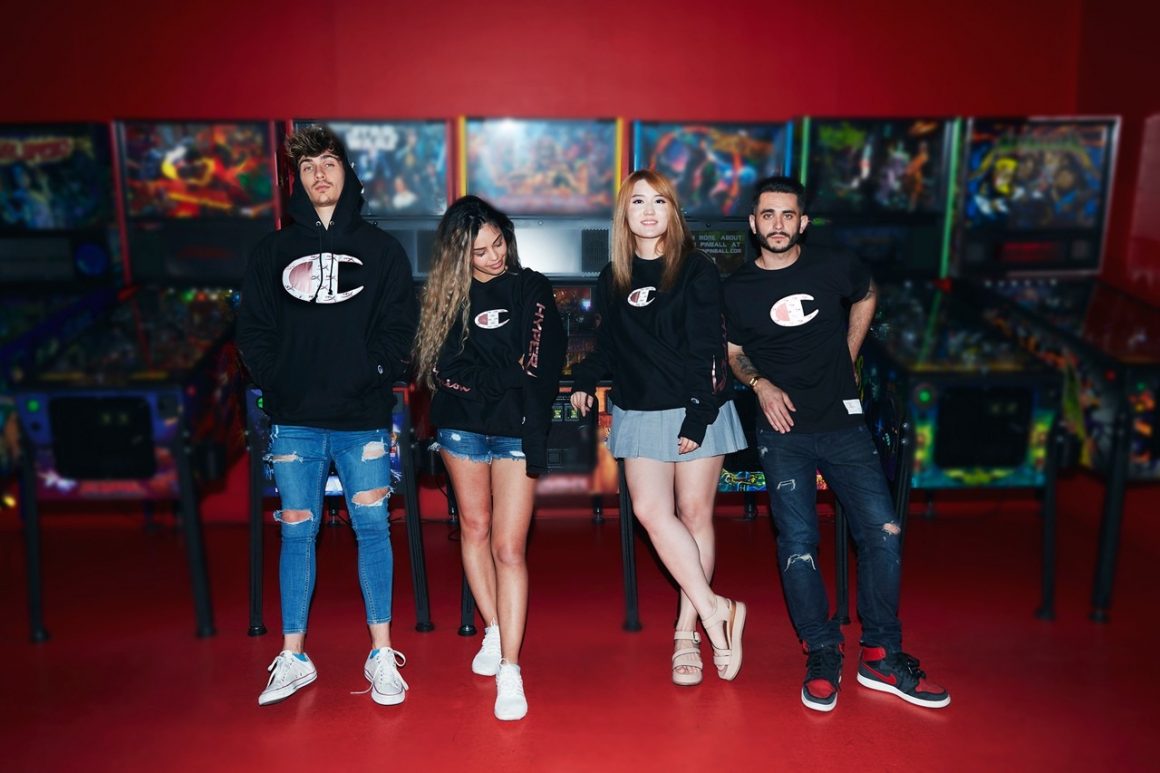 MadeTrends's tweet photo. Pandemic Increases Appetite for E-sports Merchandise

As fans and the media continue to adjust to a world without major — or even minor — league sports, e-sports is taking on a new reality.

https://t.co/BcP7hq6o03 https://t.co/RQIdAbigfX