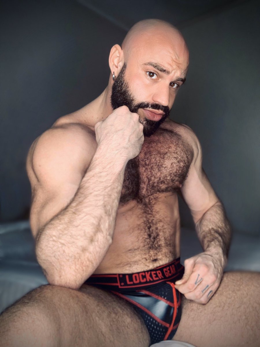 mr_momoxxx's tweet photo. Woooof 🐺 #bear #beard #tongue #hairy #muscle https://t.co/1DHoT7zyjj
