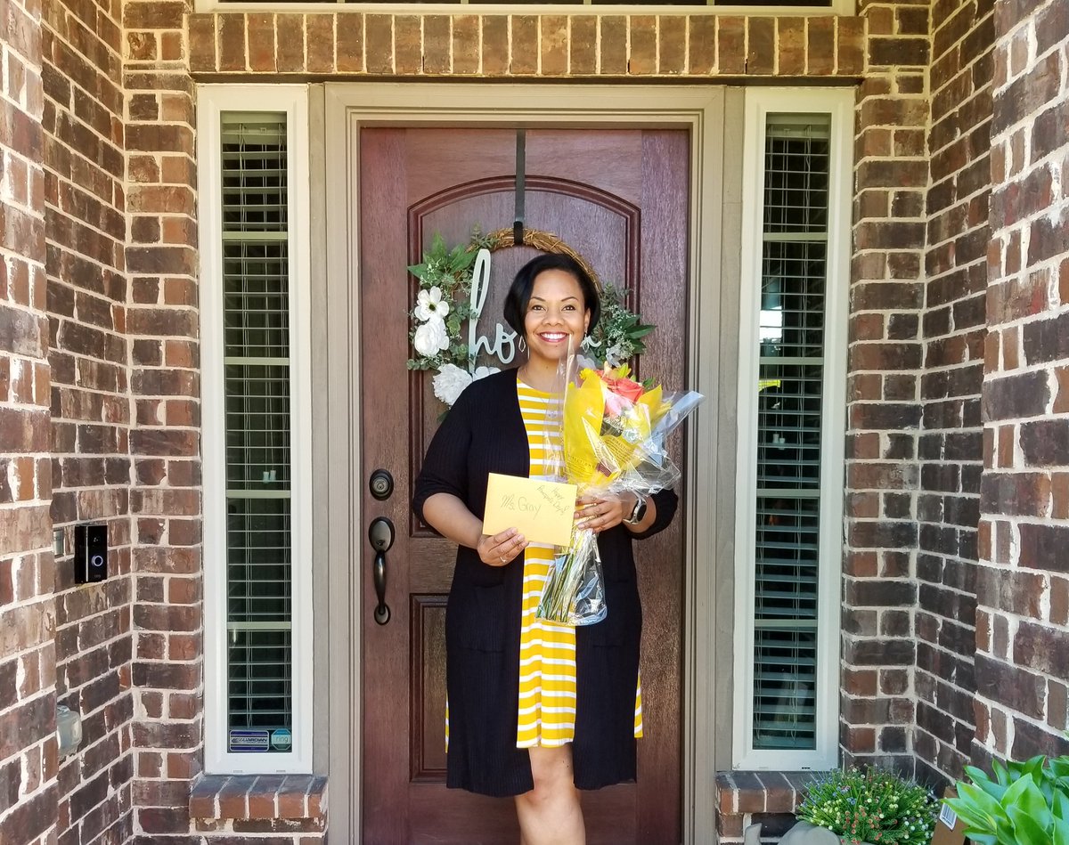 It's Principal Appreciation Day! Thanks Ms. Gray for all that you are and all that you do! 💗 #fwisd @oygray74 <a href="/SonjaStarrm/">Sonja Starr-Malone</a>