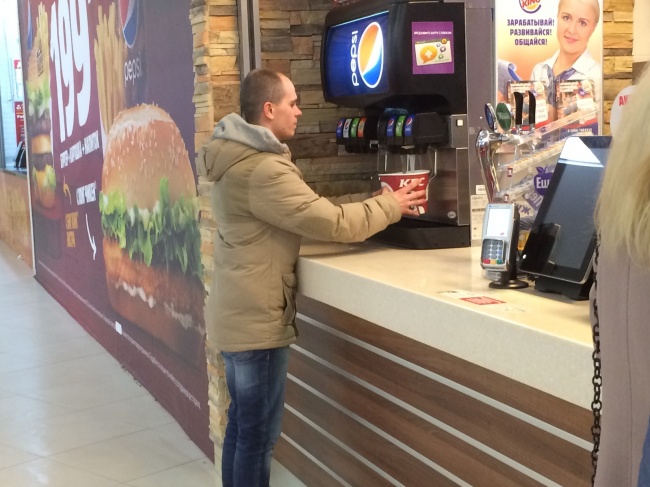 นี่เรากดน้ำรีฟิลที่พวกร้านฟาสฟู้ดผิดมาตลอดชีวิตเลยหรอ!!