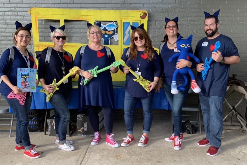 dmaldo_23's tweet photo. Happy National Principals Day, @Lisa__Dreher ! You have brought so much joy and love to @MOESmanatees . Your positive energy spreads throughout our halls. Wishing we could celebrate this day with you. Many virtual hugs!!! #nationalprincipalsday #weloveyou https://t.co/lbvLVAhBKF