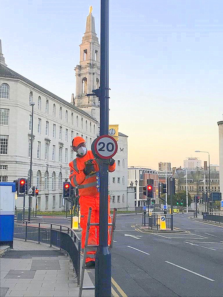 We’re making Leeds city centre a 2⃣0⃣ mph zone 
🛑Only essential car travel
⚠️Please don't speed 
🚶🚴 Keep pedestrians &amp; cyclists safe
Reckless driving could cause an accident &amp; take vital key workers away from combating the #coronavirus #StayHomeSaveLives