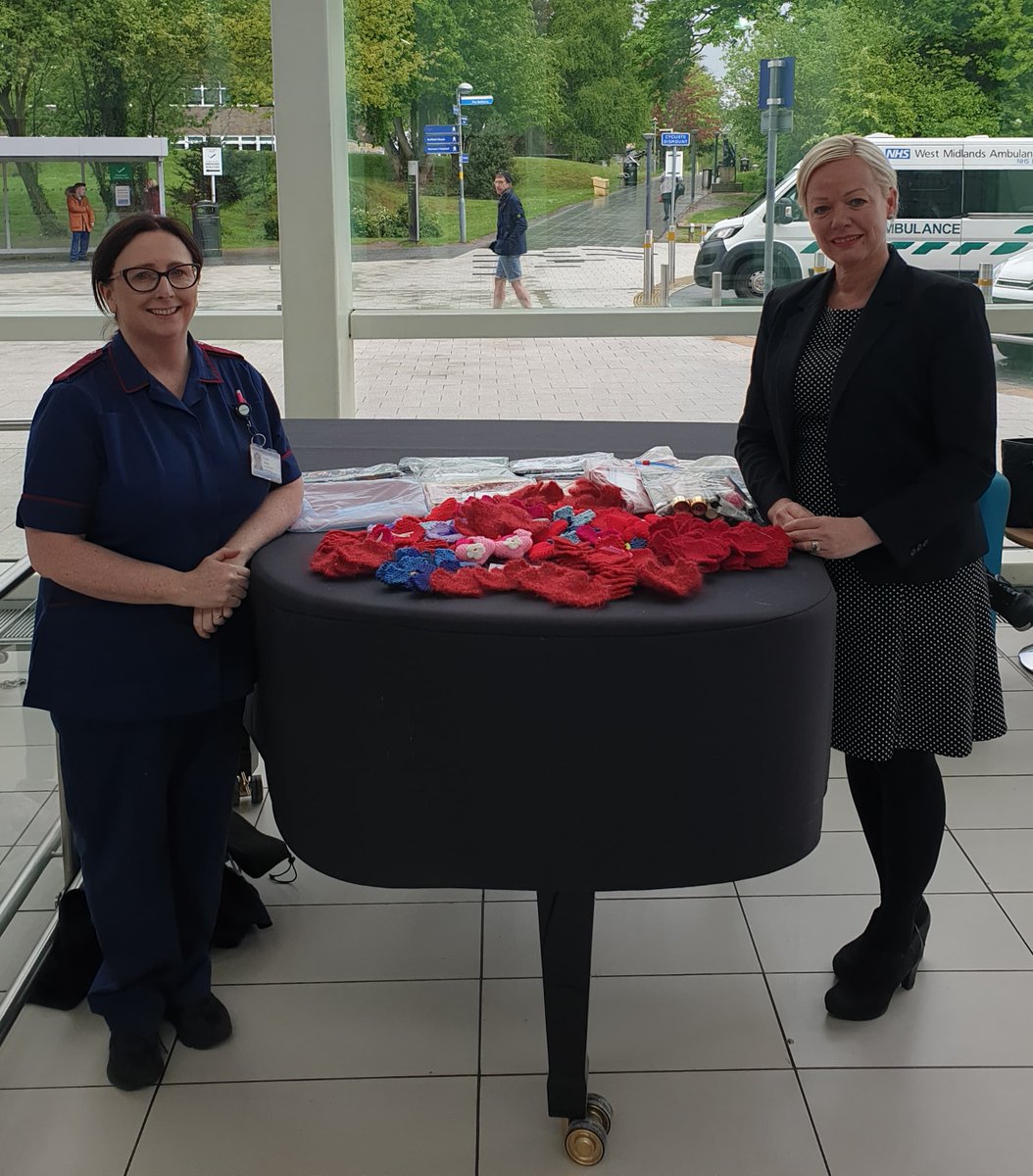 SI_Lichfield's tweet photo. President Jen made a delivery this morning to the #NHSheroes of QE and Heartland hospitals; knitted hearts and washbags made by #Soroptimists of Lichfield, Burton-on-Trent, Sutton Coldfield, Tamworth and Wolverhampton. #SoroptimistsInLockdown2020 #NHS https://t.co/Hj8jfl0fMR