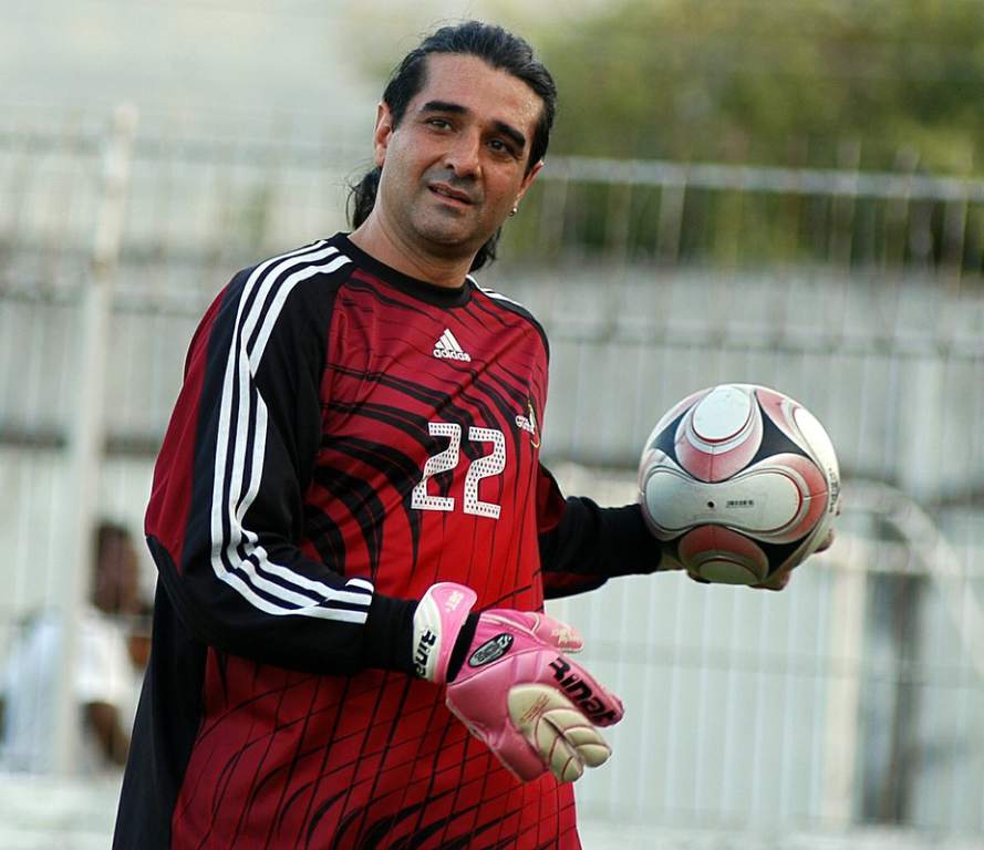 FutbolistasAXEM's tweet photo. Comenzamos con otra edición de #AXEMRetro 🇦🇷: ahora le toca el turno a Diego "La Barbie" Vázquez, ex arquero y actual DT del #Motagua de #Honduras 🇭🇳, un histórico del fútbol de aquel país. Los invitamos a seguir el hilo 👇. https://t.co/vSVCltpiMV