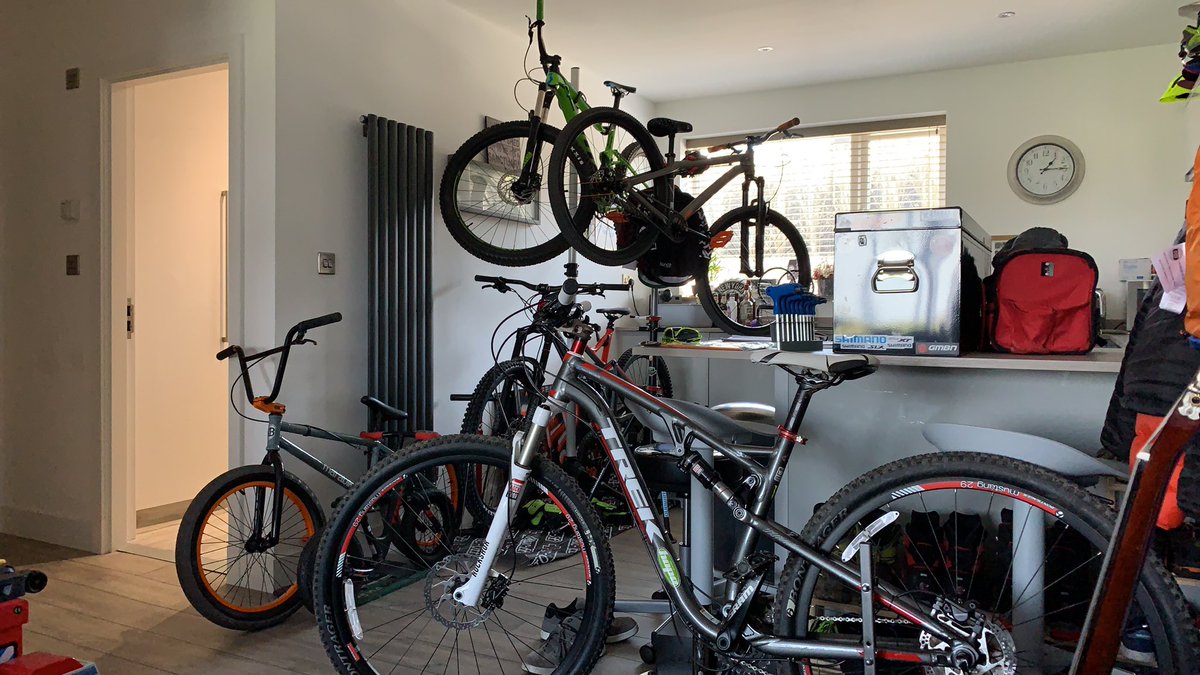 WalkingWSarcoma's tweet photo. #BikeCave @gmbntech @gmbntweet https://t.co/AqL4EMVTyJ