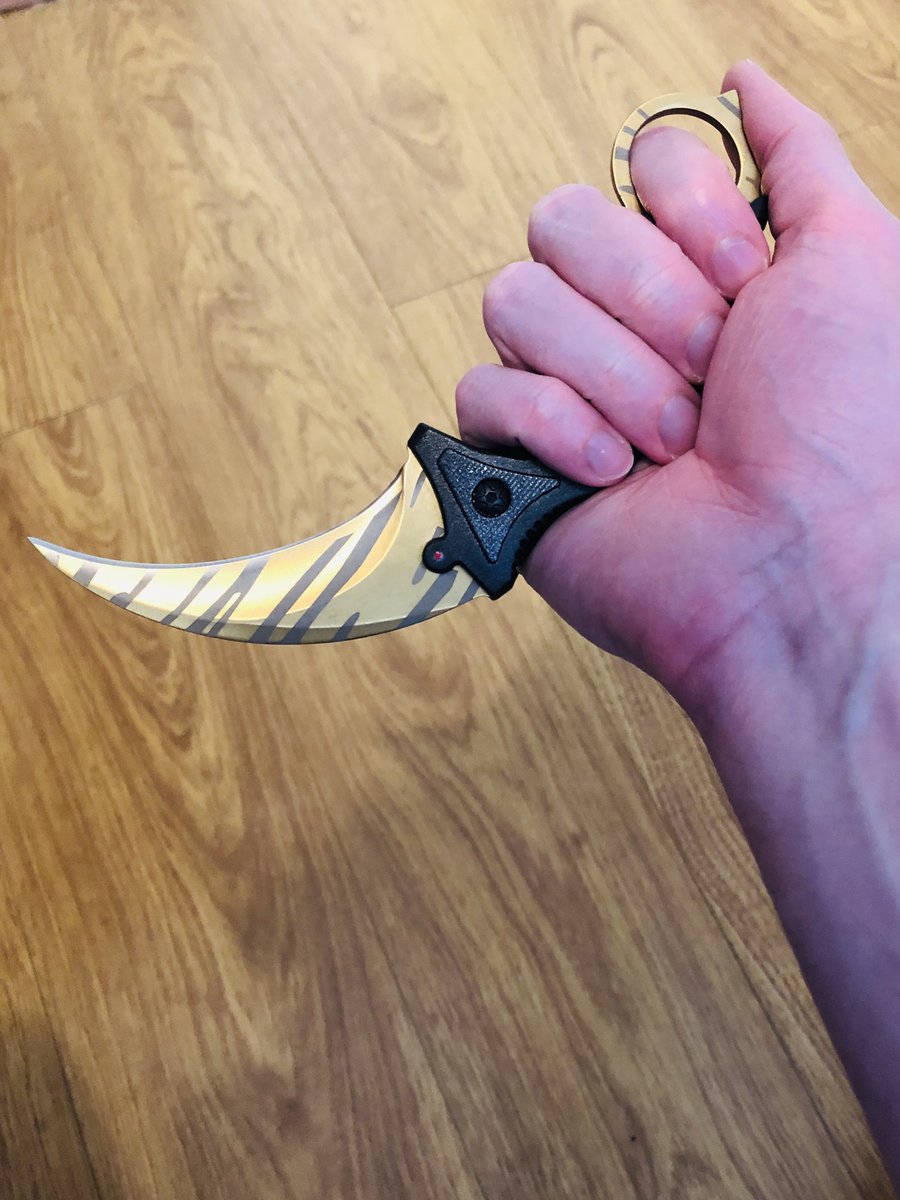 OfficialGouldy's tweet photo. IRL CS:GO knives sent from deluxeknives! If you’d like one, use ‘Gouldy’ for 10% off! https://t.co/dNXnavCdNB https://t.co/Kvqju5BcPz
