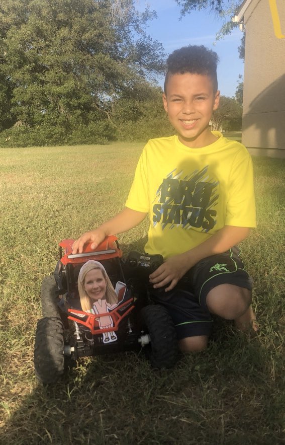 MindyLayne's tweet photo. Flat Mrs. Layne has been very busy on all her fun adventures! This is such a special way to be apart of my students everyday life! #FSHETogetherWeCan #2Legit2Quit @DrJCerna @FSHE_PLC https://t.co/5PzU3a8c0z