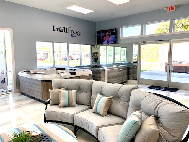 swimthings's tweet photo. Visit our spa showroom to check out the new Bullfrog Spas M Series on display. #BullfrogSpas #SwimThingsHotTubs https://t.co/5smunQde1X https://t.co/Fu9CPwE6no