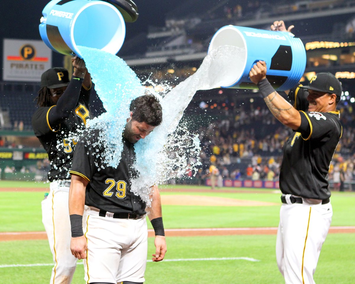 DHPhoto11's tweet photo. Quarantine tip of the day: Be sure to shower regularly while in quarantine. #IMissBaseball #LetsGoBucs #MorePowerForMe #Quarantine https://t.co/DdqnHEJXGK