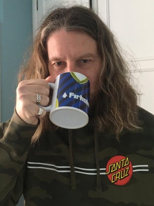 BernieFriend38's tweet photo. Special brew... Iโve got mine, have you got yours? And who have you put your shirt on? #southend #sufcrootshall #shrimpers #football #retrofootball #redcardroy @theterracelife @CustardSplatPod @SUFC_History @ShrimpersTalk @SpallRetro https://t.co/yWPtGMdebS https://t.co/HkxtSiAOPe
