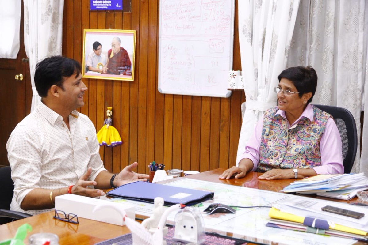 MadaanFdn's tweet photo. It was always pleasure to meet honorable Lt. Governor of puducherry Dr. @thekiranbedi . She appreciated Madaan Foundation contribution and our work and also said she will be always there to help us and guide us for the right work. She is one of the big inspiration for me. https://t.co/3OtNWgAyDy