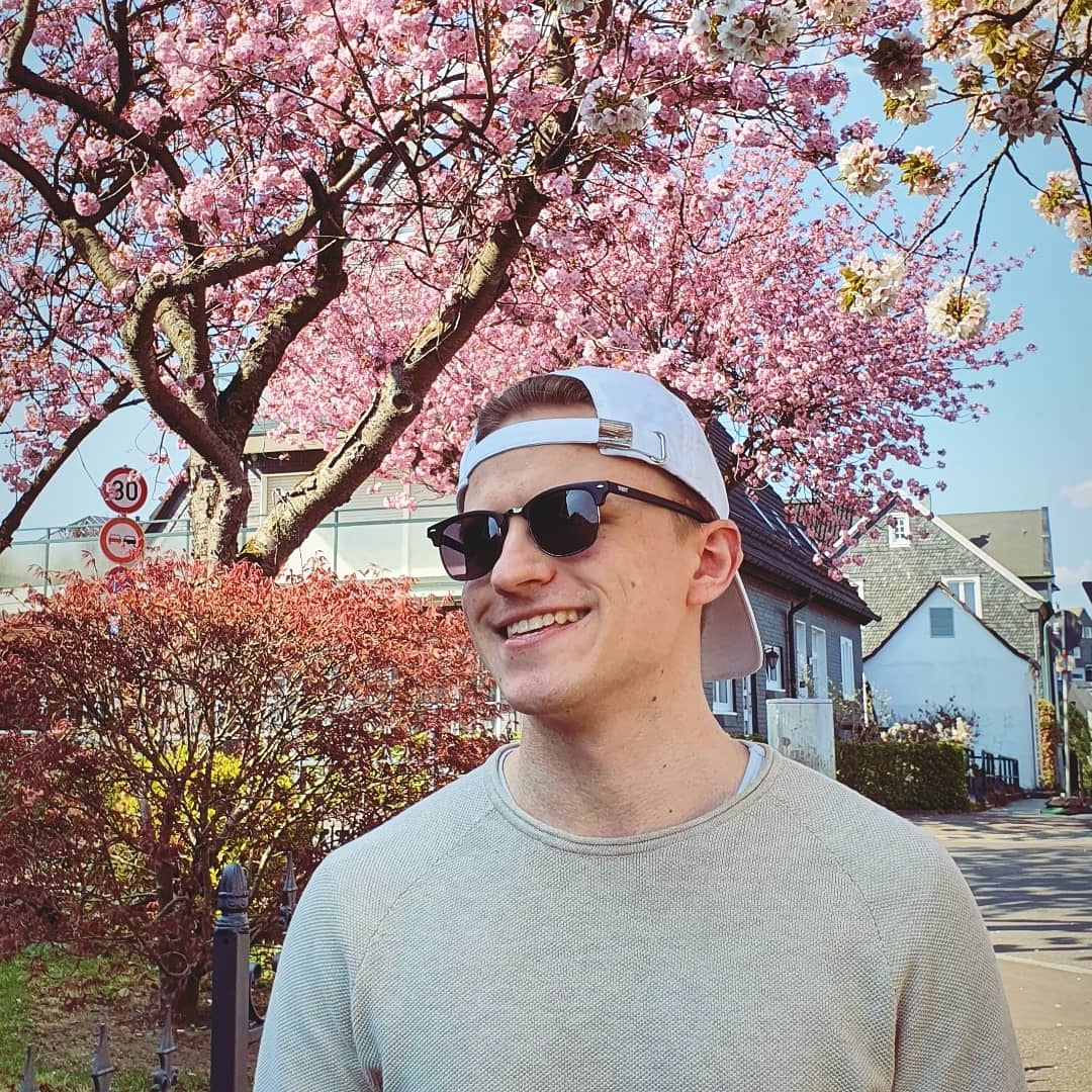#NeuesProfilfoto + Twitter Comeback lol #warebenkurzkippenholen