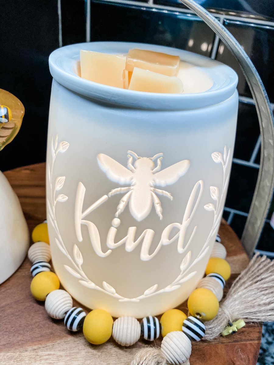 wanderlustsix's tweet photo. Obsessed with the warmer of the month for May!! Now available and 10% off! https://t.co/nENQqDzDnG 😍🐝🖤 https://t.co/YT8jCRDWS2
