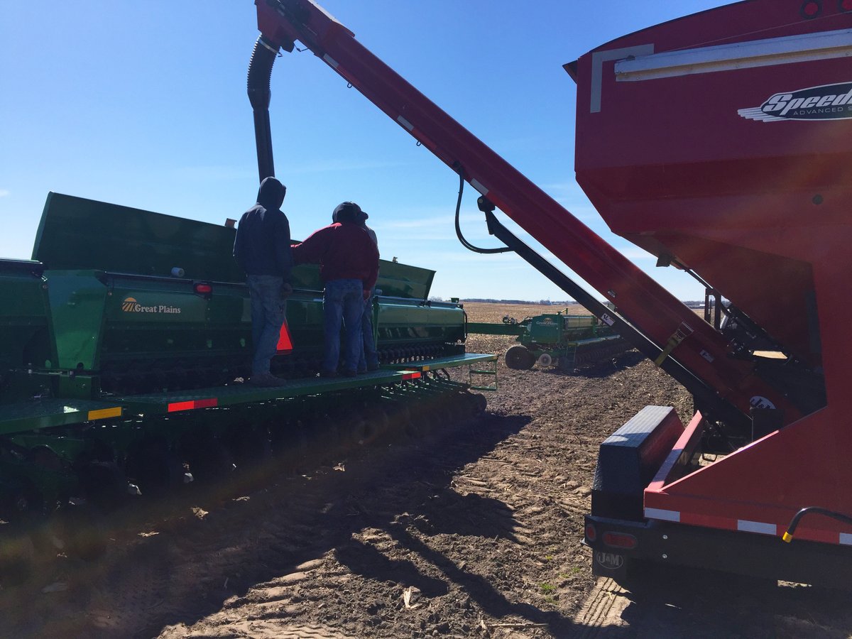 GreatPlains_Ag's tweet photo. The BD7600 has been delivered to the new owner and it is almost ready to hit the dirt. Territory Manager, Todd, helps the owner complete setup and calibration, and then, it's time to get to work! 🌱🌱🌱 #FactoryToField #FromTheField #GreatPlainsAg #HarvestStartsHere https://t.co/Sh2T5e5Ji0