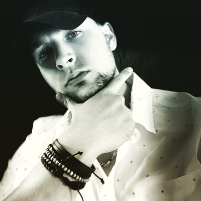 iiiamstrive's tweet photo. #NewProfilePic https://t.co/bX1ZNAa447