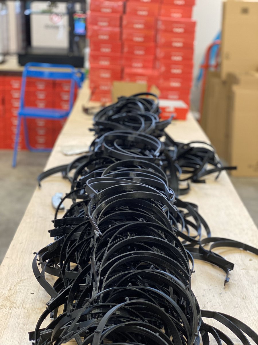 RuptureTech's tweet photo. Bon 1er Mai à tous. La production continue! https://t.co/SfrphUSNeB