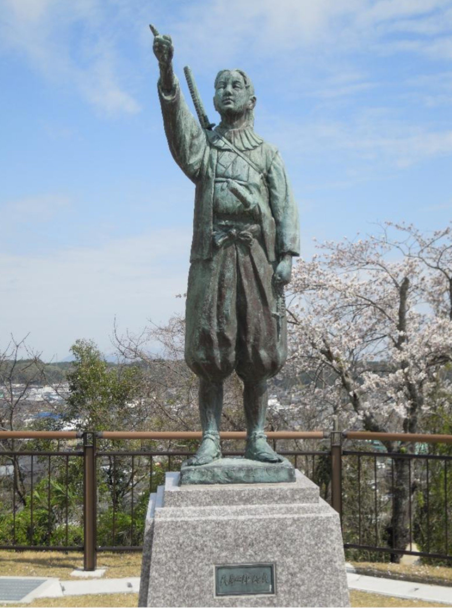 Twitter এ りゃう 天草四郎 天草と言えば天草四郎さん 本名益田四郎 銅像は長崎県島原市にもあり 何体か違うポーズで点在してます 洗礼名が ジェロニモ W キン肉マンじゃないんだから アニメとかだと天草四郎さんはイケメンに描かれてますが熊本県民からすると謎