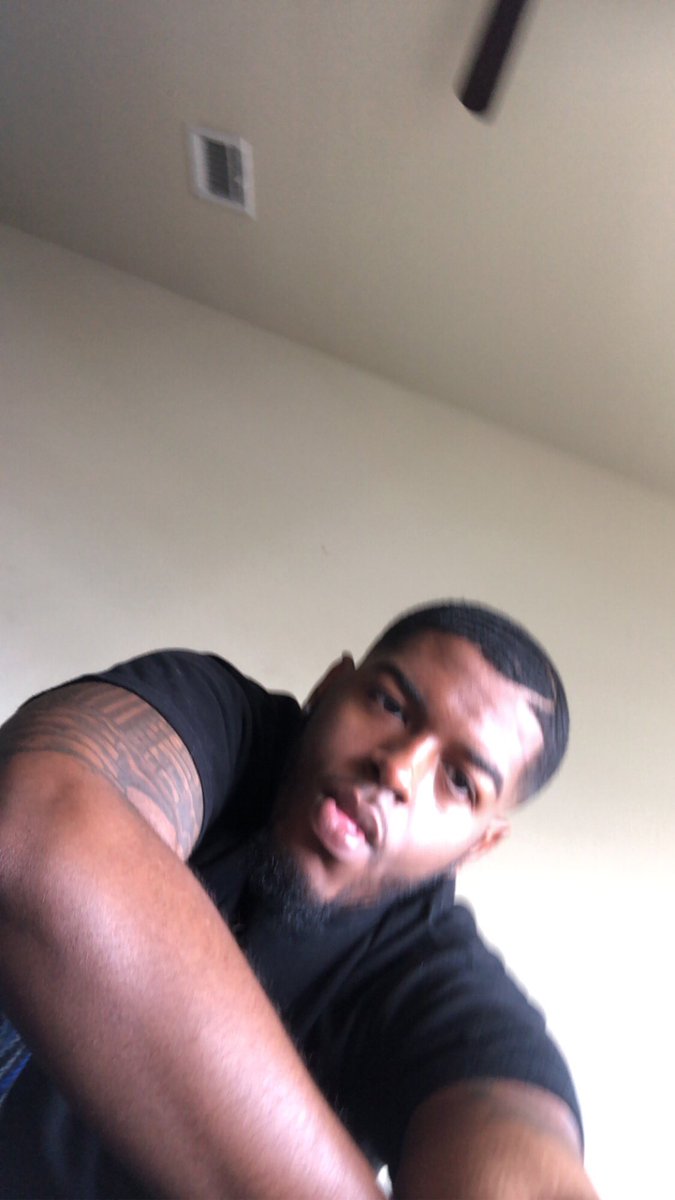 benjimantre's tweet photo. #SeniorsOfPV21 late to the party but
Willie🎚
Oak Cliff, Tx 
Kinesiology Major ..PT
NAACP
Pv Senior class Treasurer
2x Honor Roll 1 Deans List https://t.co/U3L1dSGf1d