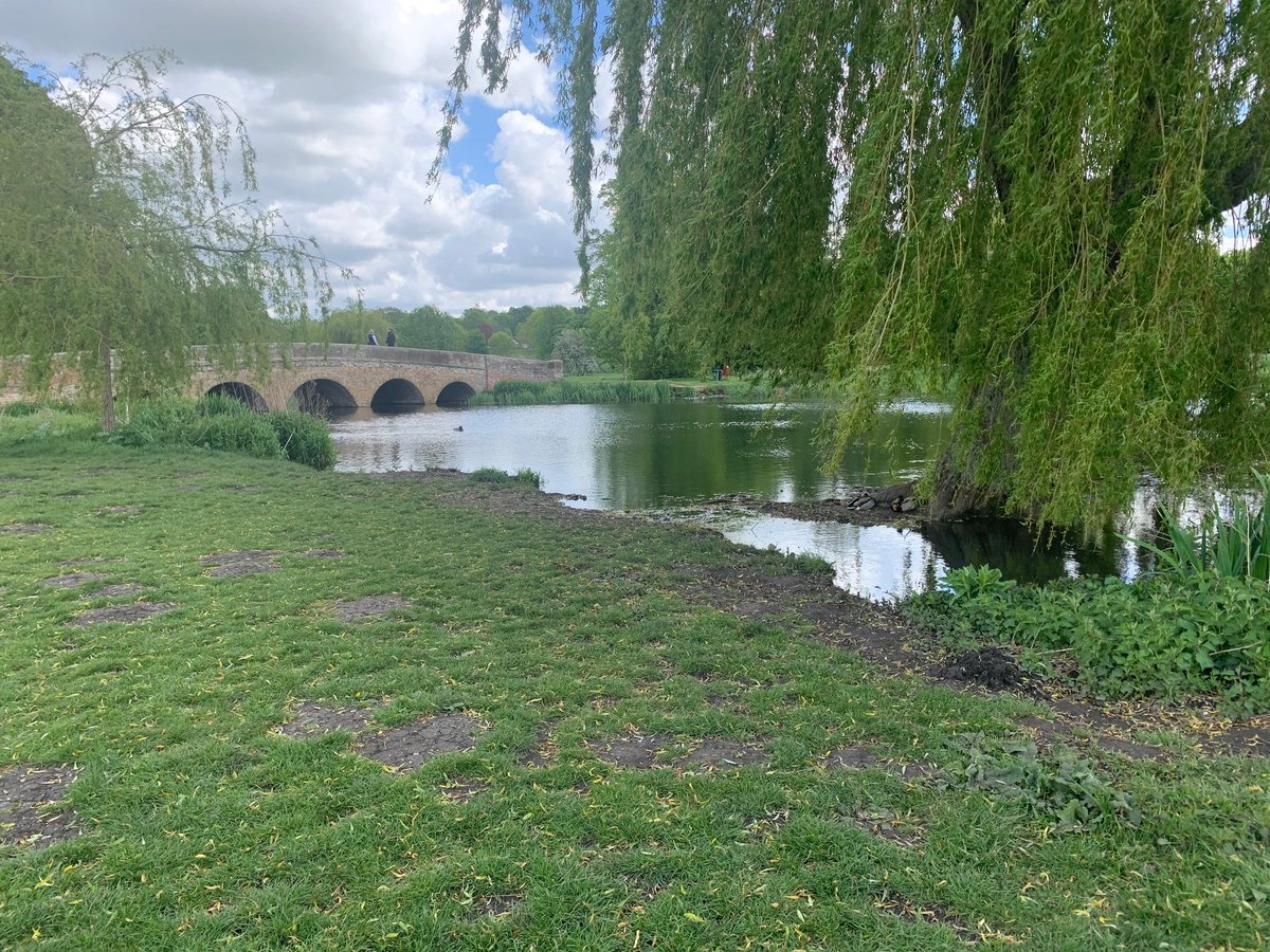 MPSBlendonPhill's tweet photo. The team have been out today patrolling Blackfen & Blendon wards. We've been checking parks and open spaces for Covid-19 compliance and did a foot patrol on @MPSStMarysRY ward on Footscray Meadows. #fivearches https://t.co/5dlLu9ORUP