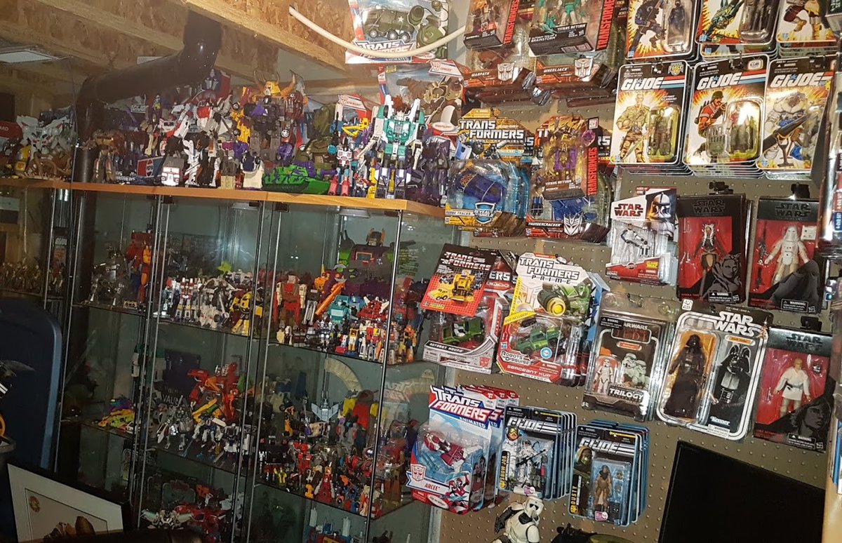 ShareMyCosplay's tweet photo. We all have other hobbies. What are some of yours? Our Editor collects Action Figures! #TransformAtHome #Transformers #GIJoe #StarWars https://t.co/KIHKvraZSH