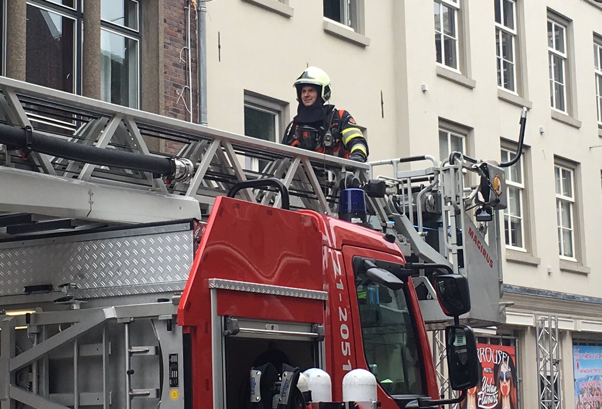 🚒 GEZOCHT: beroeps brandweerman/-vrouw. Altijd al gedroomd van een carrière bij de brandweer? Maak jij de samenleving (brand)veiliger? Post ‘s-Hertogenbosch zoekt nieuwe fulltime collega's!✉️Klim in de 'pen' en reageer via ons sollicitatieformulier op: vacatures.werkeninnoordoostbrabant.nl/vacature/6537/…