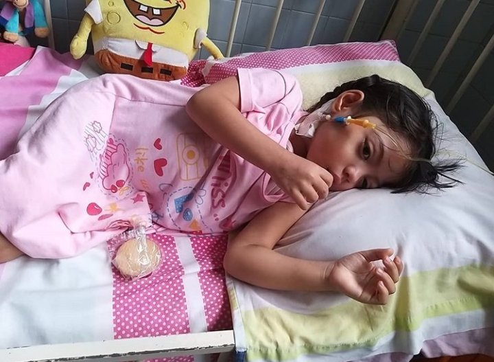 #URGENTE 🔴 Ella es Alondra se encuentra en el hospital Dr miguel oraa de #Guanare y necesita ir a #Caracas para poder llevar la muestra de la médula ósea ya que presenta un tumor cerebral, y por la falta de gasolina no ha podido trasladarse Contacto 04125276406 #Venezuela