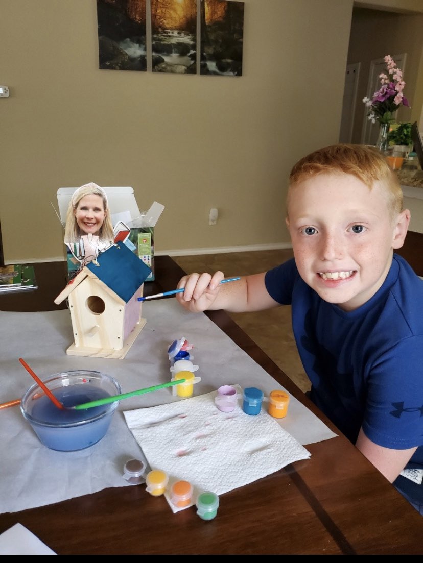 MindyLayne's tweet photo. Flat Mrs. Layne has been very busy on all her fun adventures! This is such a special way to be apart of my students everyday life! #FSHETogetherWeCan #2Legit2Quit @DrJCerna @FSHE_PLC https://t.co/qRVa1QDNeD