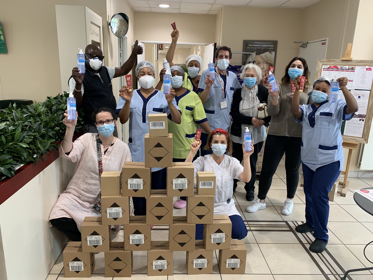 carolinelebaud's tweet photo. Immense #merci @lorealparisfr pour vos dons de solutions hydro alcooliques et de crèmes pour les mains! #TousSolidaires #petitesetgrandesattentions @Groupe_DomusVi https://t.co/JBROaCZBTK
