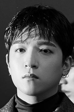 hyuknim_'s tweet photo. Is he even looking at the camera...?🤣🤣🤣 #DAY6 #DAY6_Zombie #SUNGJIN #ButILike https://t.co/KNQDPETvCz