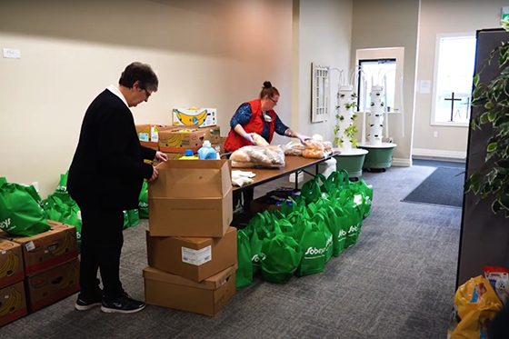 Bruce Power employees past and present join forces to support community food banks saugeenshoreshub.ca/news/5563-bruc…