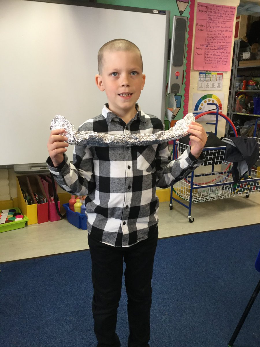 windrushprimary's tweet image. This morning our children tasked to make boats that would float and then tested to see how many cubes they could hold. The children had a great time and laughter filled the room. #kidsofheroes #boatchallenge