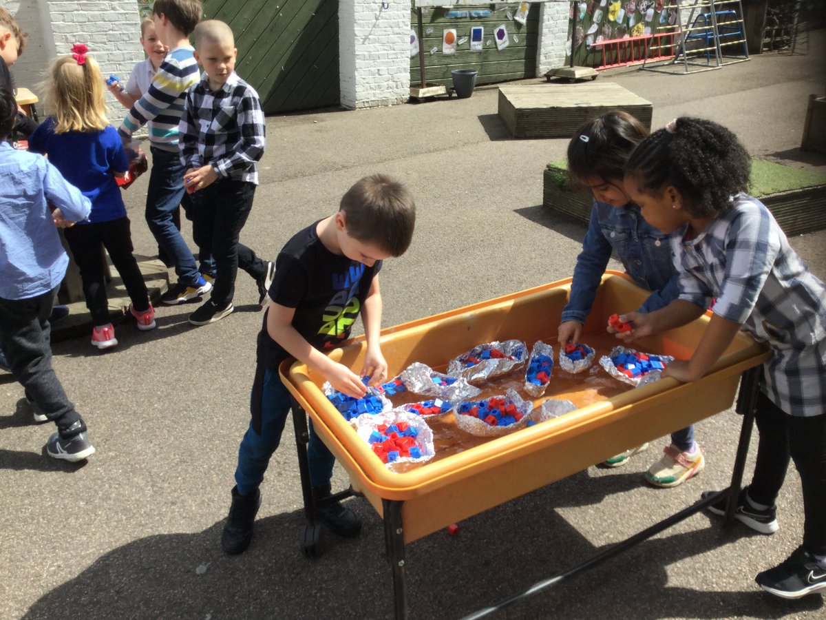 windrushprimary's tweet image. This morning our children tasked to make boats that would float and then tested to see how many cubes they could hold. The children had a great time and laughter filled the room. #kidsofheroes #boatchallenge
