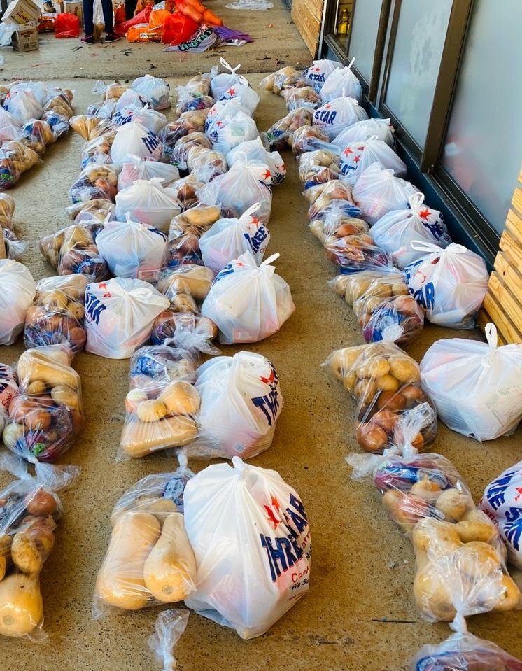 Our team is preparing for our food Drive. Tomorrow we're in Bethani Village.

#COVID__19 #TenFlagsCares