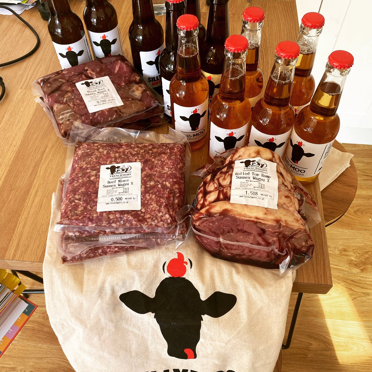 Happy Friday!! Thank you @sillymoocider 😋 #cider #FridayFeeling