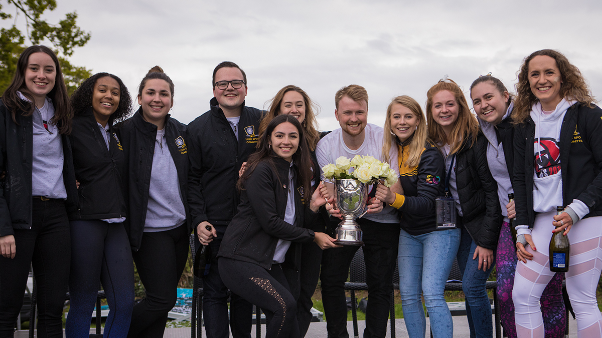 UniOfYork's tweet photo. This weekend our sports teams should've been proving that #RosesAreWhite in our annual sports tournament against @LancasterUni - instead here are some of the highlights from last year's event.
Please support @yorkunisu #VirtualRoses fundraising campaign: https://t.co/slcdbf85un https://t.co/i8O4ruLoTs