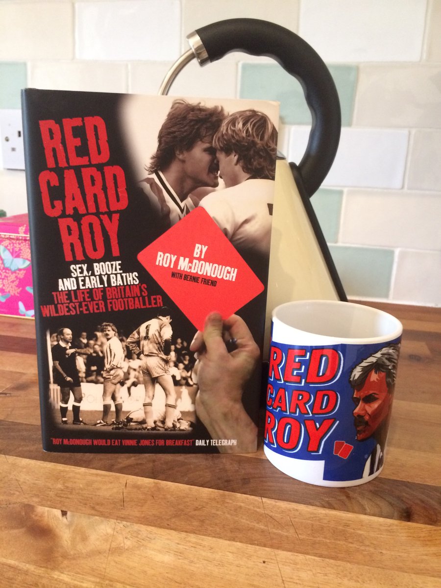 RoyMcDonough's tweet photo. Made for each other #RedCardRoy #Colu #colchester @colchesterfans @Colchesterviews @ColUsual @Colchester101 @theterracelife @grady_draws https://t.co/vgnNmjSmNy https://t.co/EdULp3oLlI