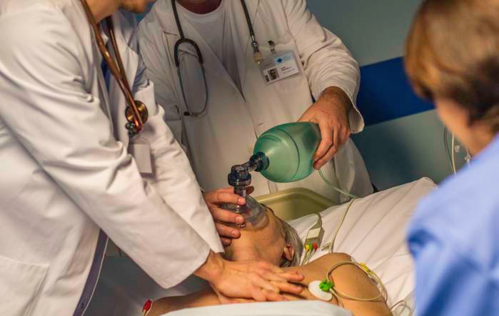 EMNews's tweet photo. .@Rick_Pescatore says EPs should approach #cardiacarrest management and evaluate new interventions like stutter #CPR, #ResQPod, and #ResQPump with a deep understanding of the time-sensitive three-phase model #FOAMed #FOAMres https://t.co/TT28jUrwRO https://t.co/9V4ODmC2pM