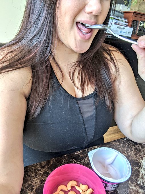 It's Friday Fun Day!! Having my snack and all I can think of is what we have planned for tonight!! https://t