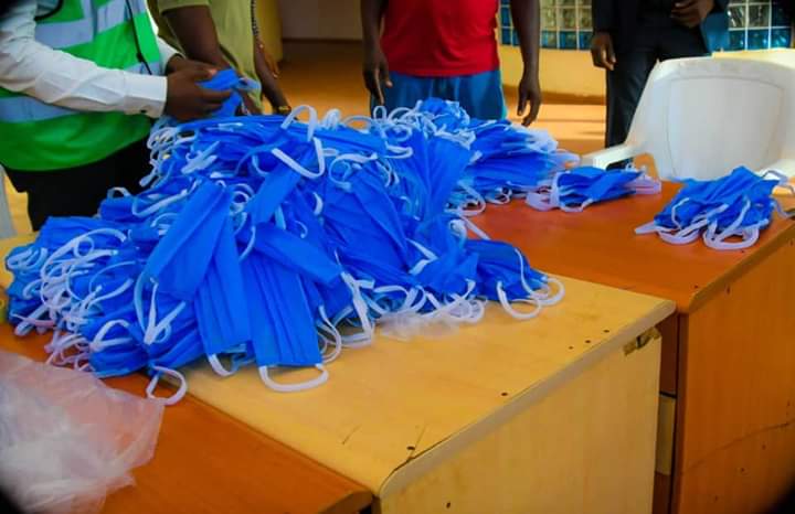 ICSJ18's tweet photo. In an effort to find solutions to prevent and fight Coronavirus, the Ondo state has begun mass production of the facemask to its citizens. 
#solutionstory
#localcontent
#sojo https://t.co/tp8xEsLeE2