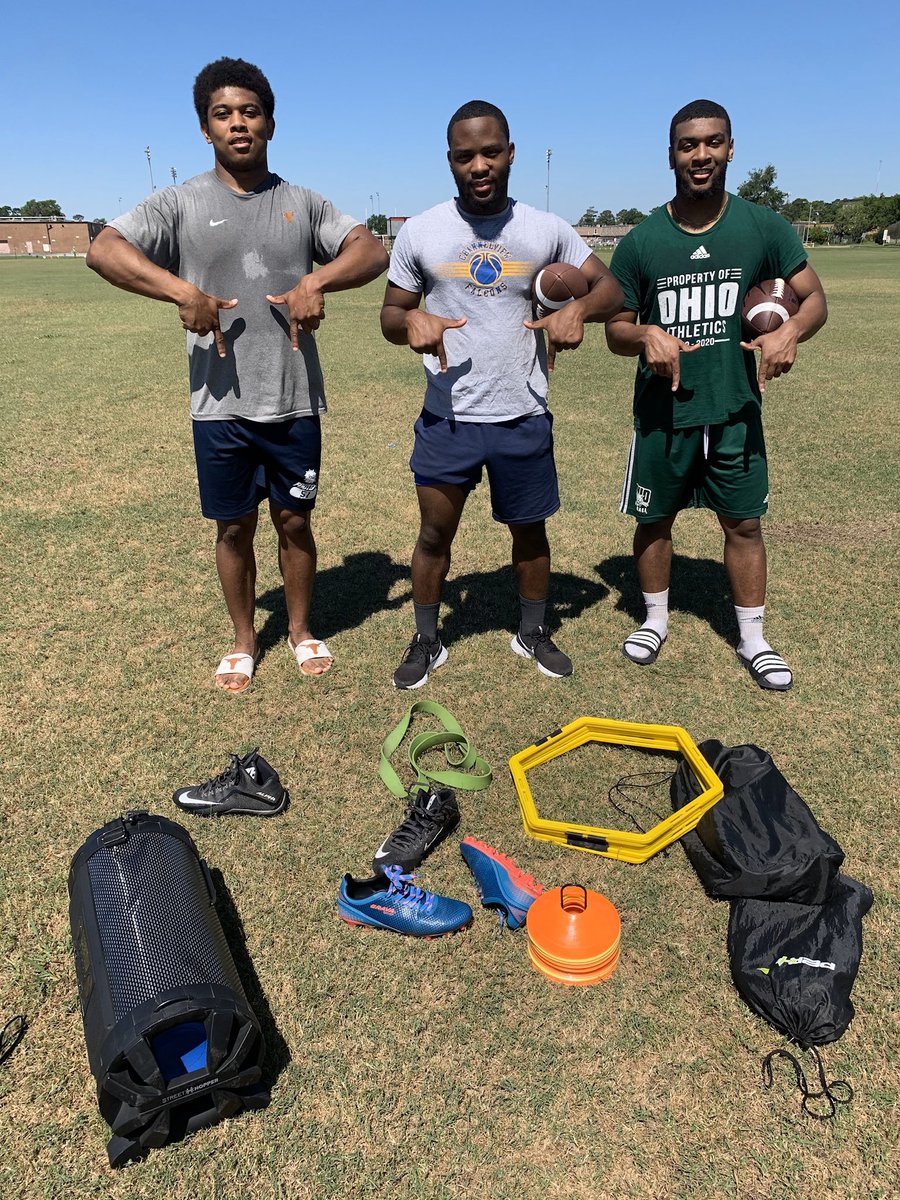 TPTWorkouts's tweet image. Turning Point Training ©️

Running Back Day was crazy 🔥

TPT 🤬