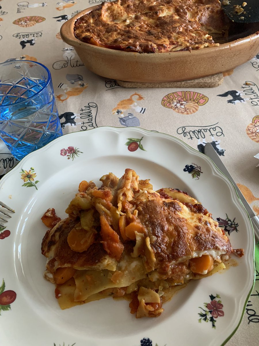 Munbay88's tweet photo. Lasaña de Verduras 🌶 rica rica 🤤 #comidarica #chefdecuarentena @yoryi89 https://t.co/aXTARGfxTA